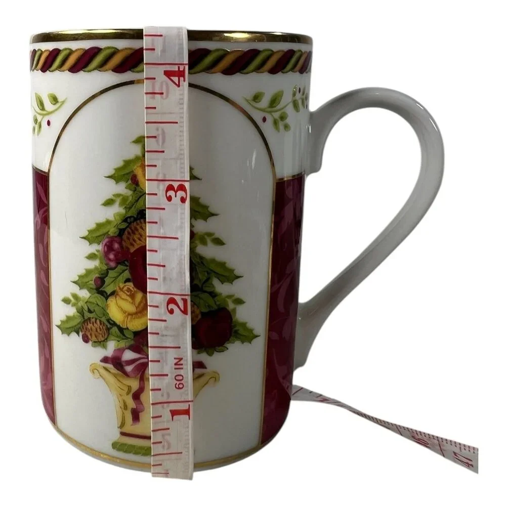 2001 Royal Albert Old Country Roses Seasons Of Colour 10oz‎ Mug Topiary Red